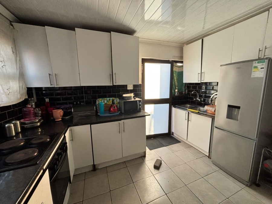 5 Bedroom Property for Sale in Russels Rest Western Cape